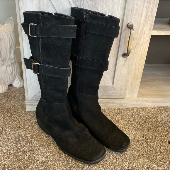 Etienne Aigner Tall Signature Suede Buckle Wedge Boots Size 10 Leather - Picture 8 of 14